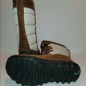 Women’s Timberland Mt. Hayes boots. Size 6